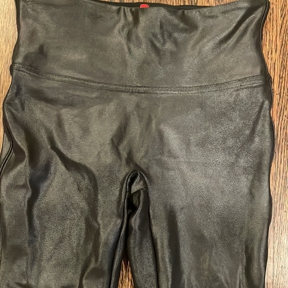 SPANX Faux Leather Leggings XS - Picture 4 of 9